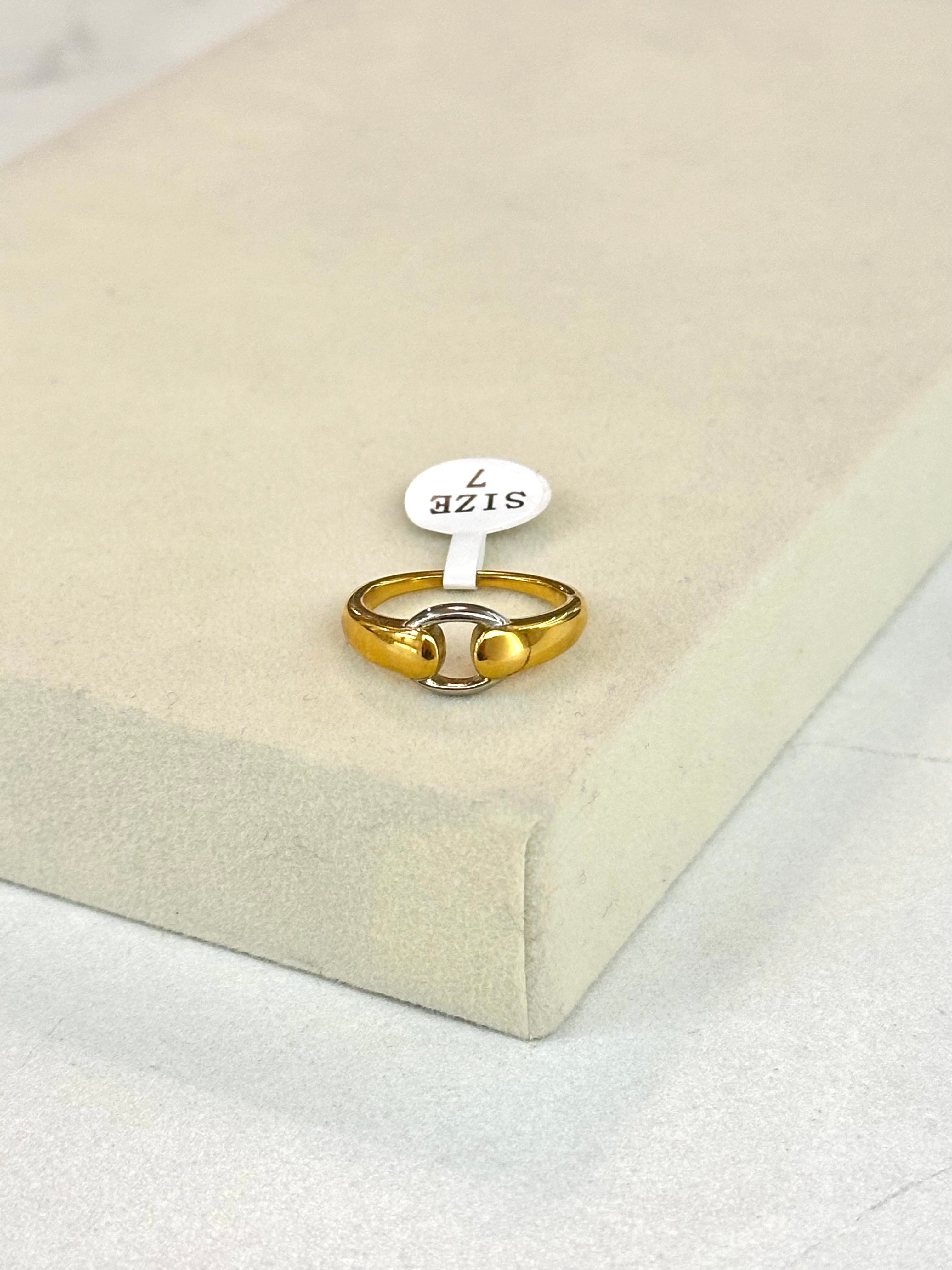 Anillo Capri
