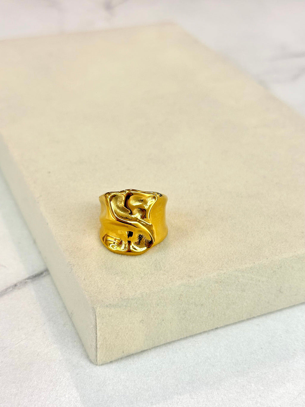 Anillo con textura
